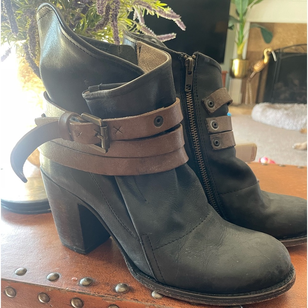 Freebird by Steven black leather Blaze ankle heeled boots / booties Size 10